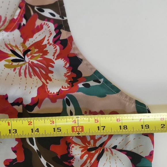 Women's ,CABI Black and Pink Floral Tank Top with Artistic Design.Size M - Picture 2 of 8